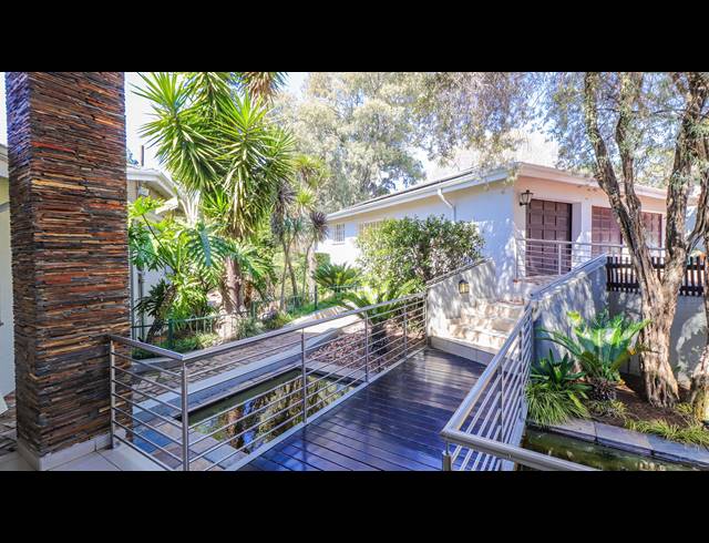 5 BEDROOM HOUSE FOR SALE IN BRYANSTON